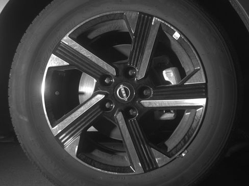 Used 2025 Nissan Sentra SV FWD image 13