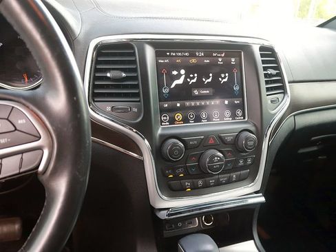 Used 2018 Jeep Grand Cherokee Limited AWD/4WD image 18