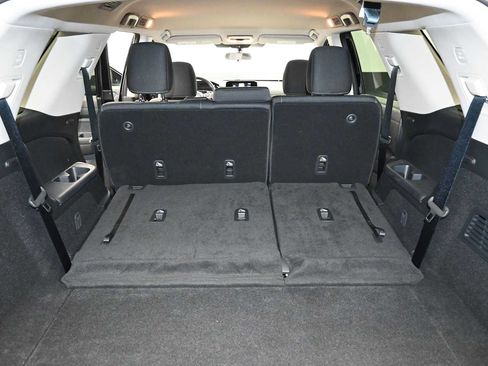 Used 2025 Nissan Pathfinder SV AWD/4WD image 21