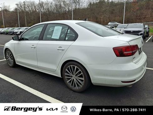 Used 2016 Volkswagen Jetta Sport w/ Lighting Package image 9
