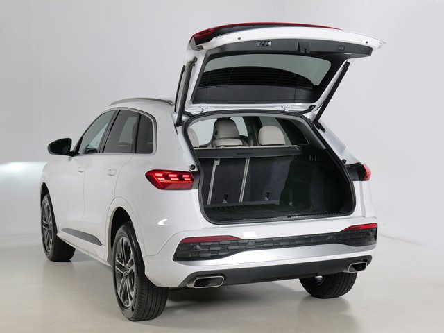 Certified 2025 Audi Q5 Premium w/ Convenience Package AWD/4WD image 6