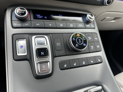 Used 2024 Hyundai Palisade Limited AWD/4WD image 19