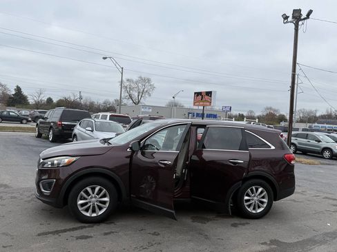 Used 2016 Kia Sorento LX w/ LX Convenience Package image 21
