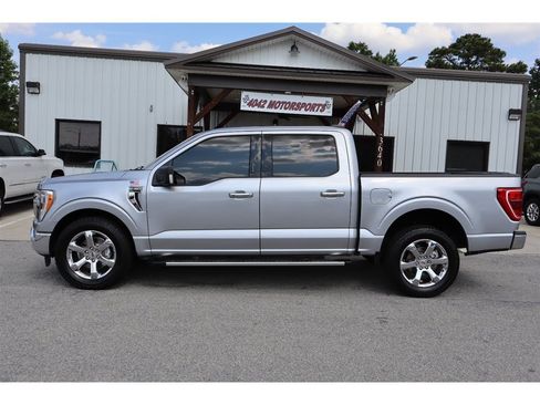 Used 2022 Ford F150 XLT w/ Equipment Group 302A High RWD image 2