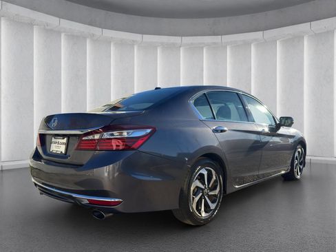 Used 2017 Honda Accord EX-L image 5