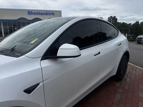 Used 2026 Tesla Model Y 2WD image 5