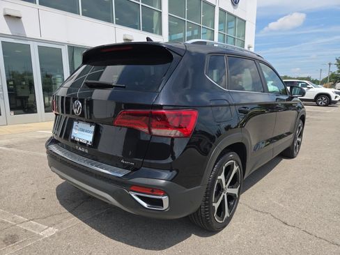 Certified 2023 Volkswagen Taos SEL AWD/4WD image 7