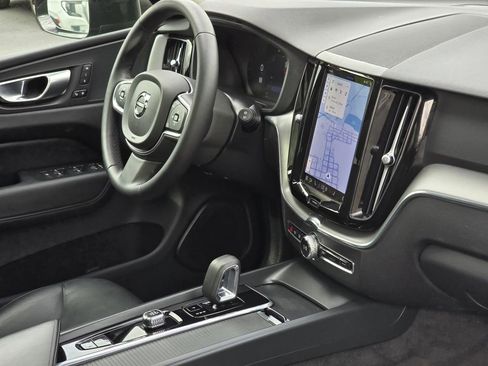 Used 2024 Volvo XC60 B5 Core AWD/4WD image 30