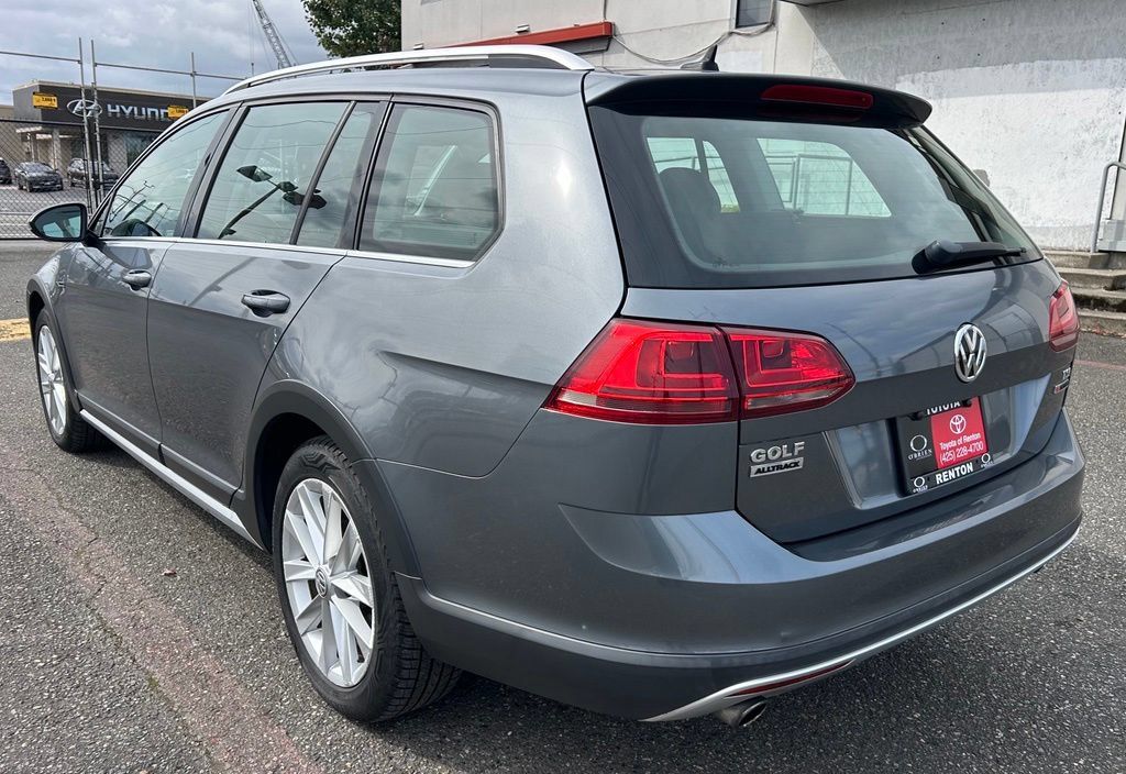 Used 2017 Volkswagen Golf Alltrack SE AWD/4WD image 7