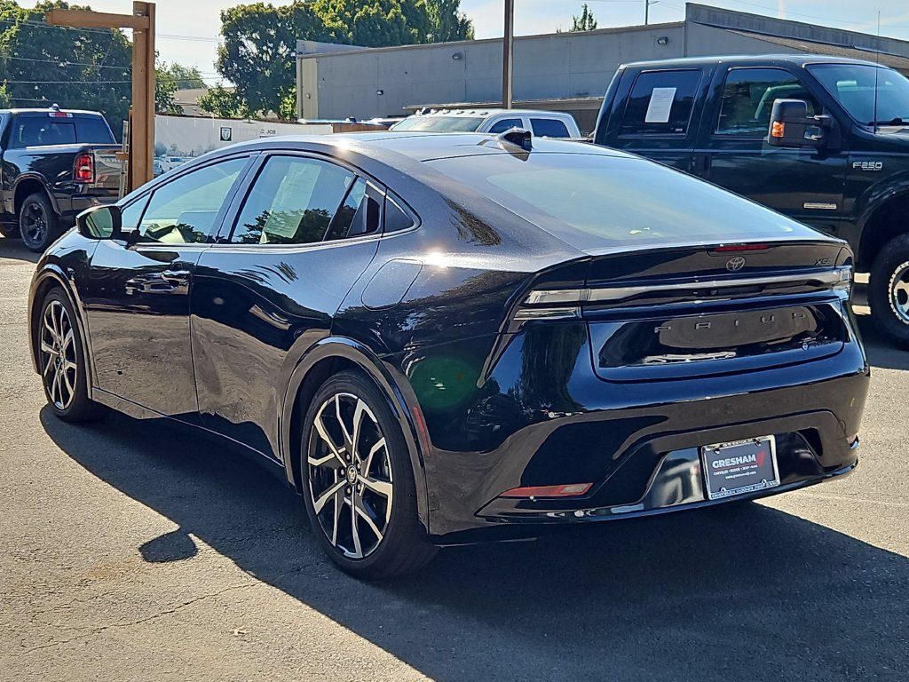 Used 2024 Toyota Prius Prime FWD image 5