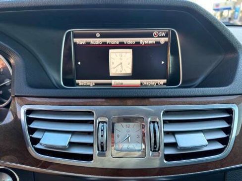 Used 2014 Mercedes-Benz E 350 Sedan image 28