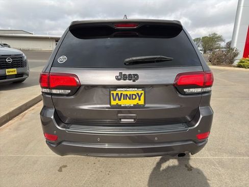 Used 2020 Jeep Grand Cherokee Altitude RWD image 6
