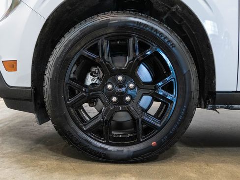 Used 2025 Ford Maverick XLT w/ XLT Luxury Package AWD/4WD image 11