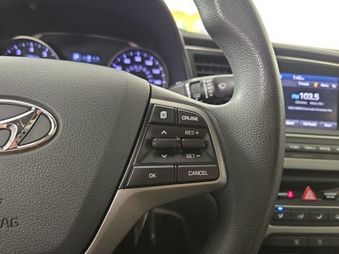 Used 2018 Hyundai Elantra SEL FWD image 16