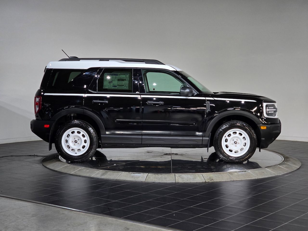 New 2025 Ford Bronco Sport Heritage w/ Convenience Package AWD/4WD image 3