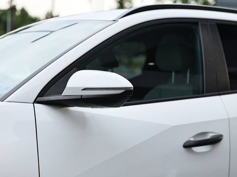 Used 2025 Hyundai Santa Cruz SEL FWD image 11