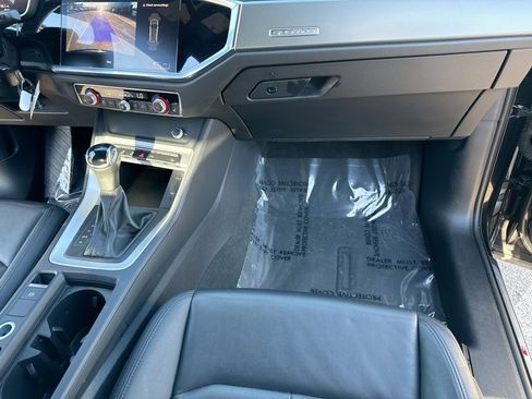 Certified 2025 Audi Q3 2.0T Premium image 17