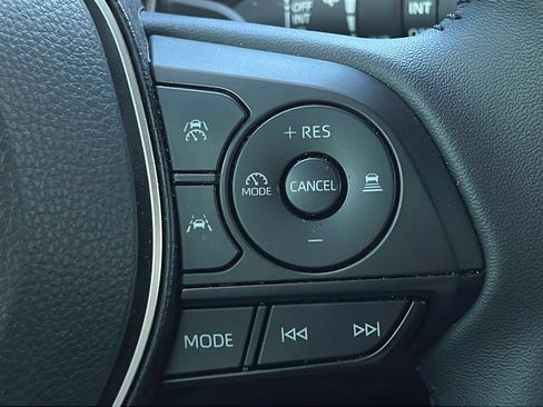 Used 2025 Toyota Corolla SE FWD image 20
