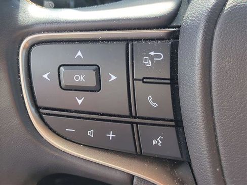 Used 2022 Lexus UX 200 w/ Accessory Package (Z1) image 15