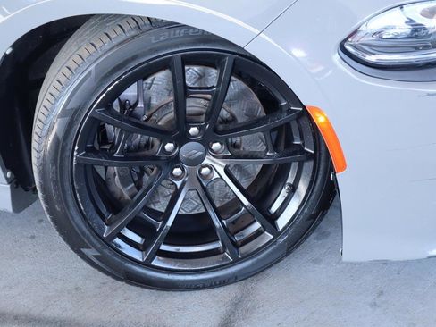 Used 2017 Dodge Charger R/T image 3