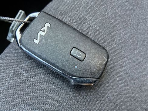 Used 2025 Kia Seltos S image 25