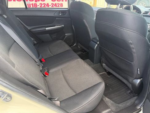 Used 2015 Subaru Crosstrek 2.0i Premium image 14