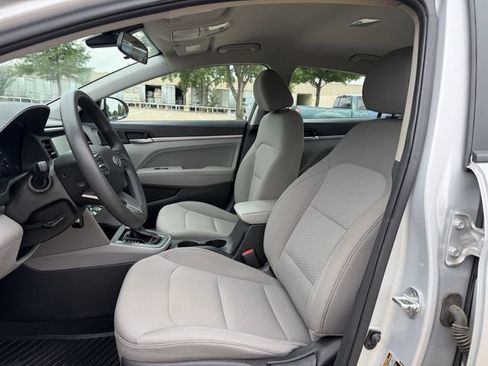 Used 2020 Hyundai Elantra SEL FWD image 22