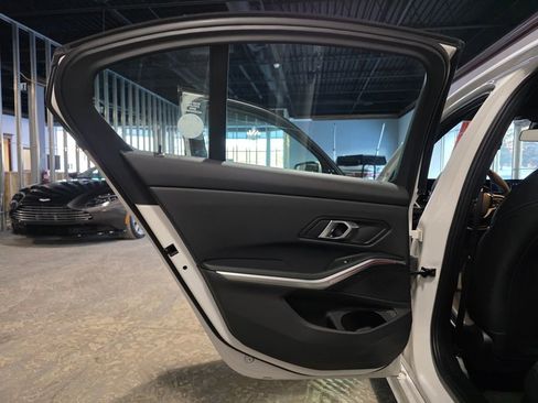 Used 2025 BMW 330i xDrive Sedan image 18