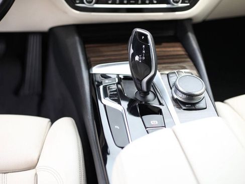 Used 2017 BMW 540i xDrive image 16