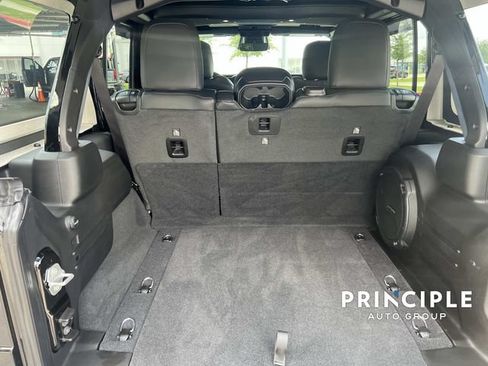 Used 2026 Jeep Wrangler Unlimited Rubicon AWD/4WD image 32