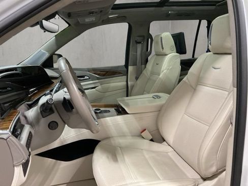 Used 2024 Cadillac Escalade Premium Luxury Platinum AWD/4WD image 11