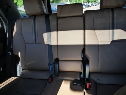 Used 2025 Toyota 4Runner Limited AWD/4WD image 14