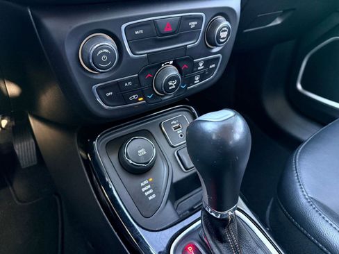 Used 2019 Jeep Compass Limited image 27