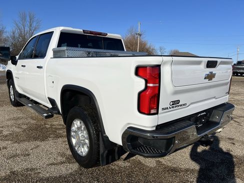 Used 2024 Chevrolet Silverado 2500 LTZ w/ LTZ Convenience Package image 3