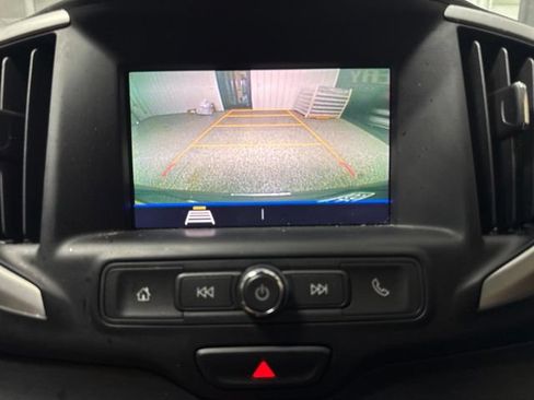 Used 2021 GMC Terrain SLE w/ Driver Convenience Package FWD image 9