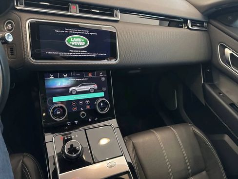 Used 2019 Land Rover Range Rover Velar R-Dynamic SE AWD/4WD image 36
