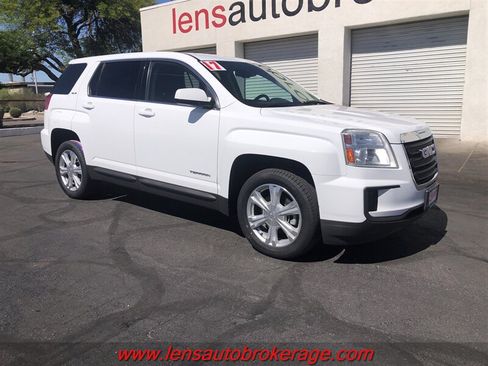 Used 2017 GMC Terrain SLE FWD image 2
