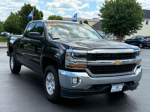 Used 2017 Chevrolet Silverado 1500 LT w/ All Star Edition AWD/4WD image 4