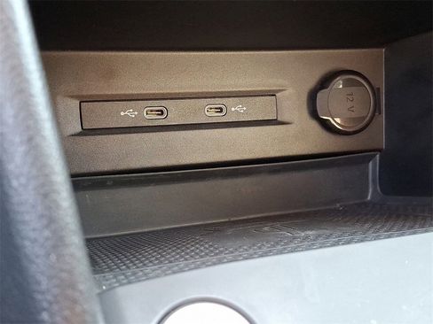 Used 2022 Volkswagen Taos SE image 26