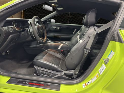 Used 2020 Ford Mustang Shelby GT500 w/ Technology Package image 3