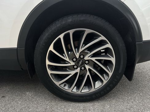 Used 2019 Lincoln Nautilus Reserve image 34