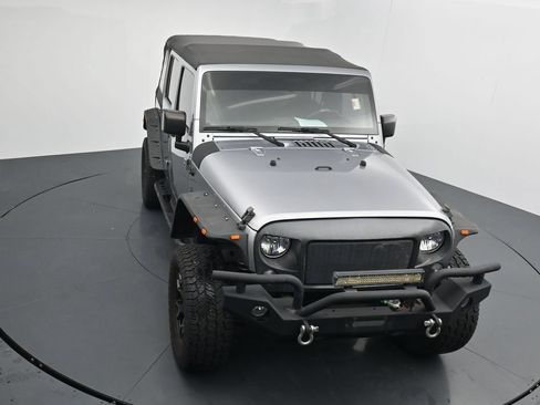 Used 2018 Jeep Wrangler Unlimited Sport AWD/4WD image 10