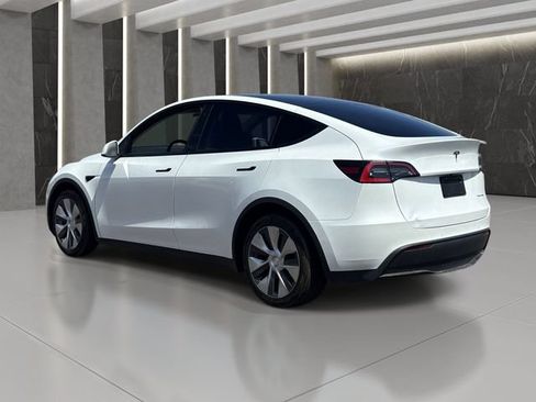 Used 2021 Tesla Model Y Long Range AWD/4WD image 4