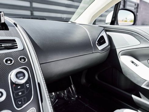 Used 2017 Aston Martin Vanquish S image 72