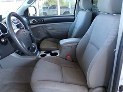 Used 2005 Toyota Tacoma PreRunner RWD image 14