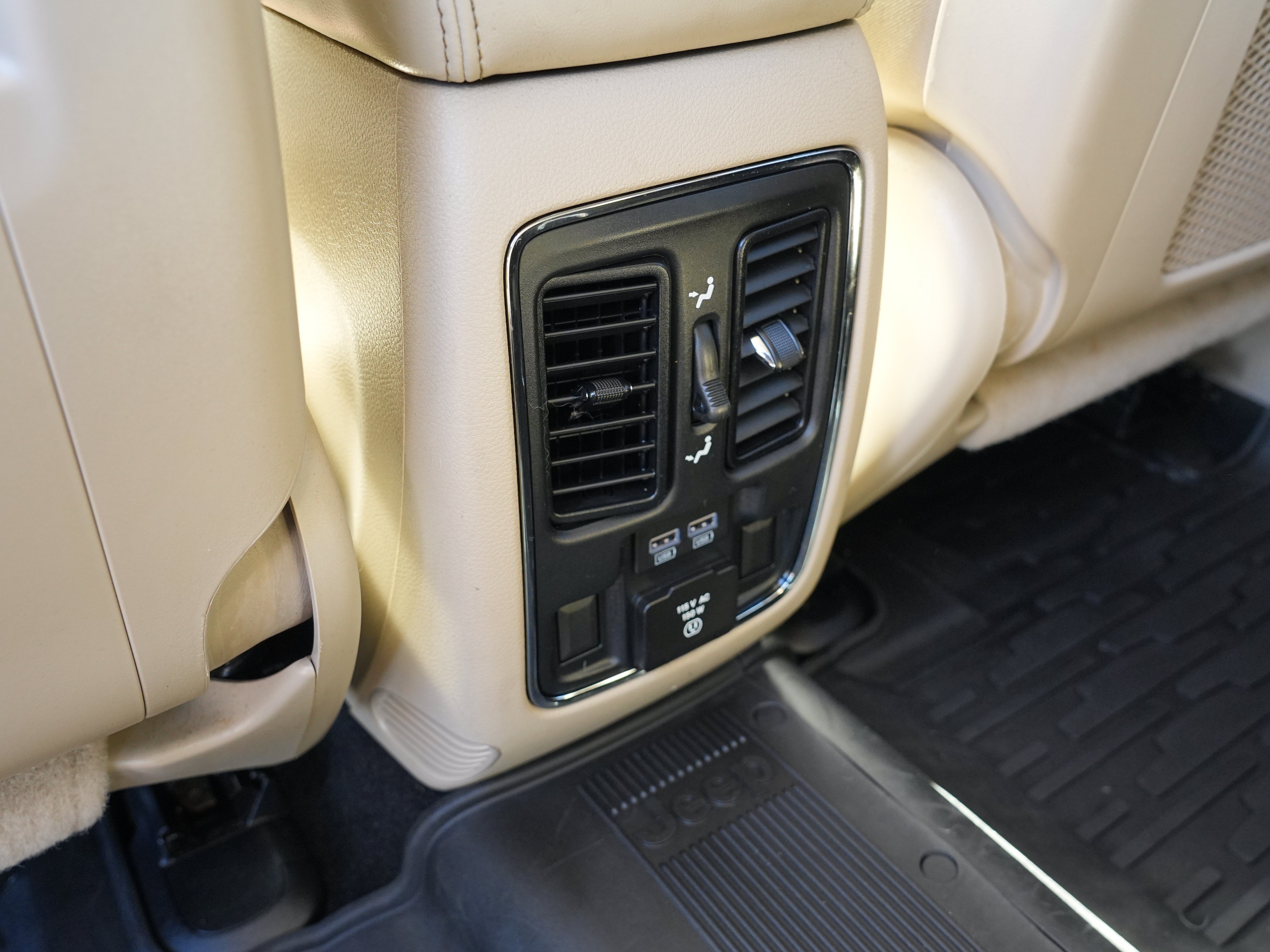 Used 2021 Jeep Grand Cherokee Limited AWD/4WD image 26