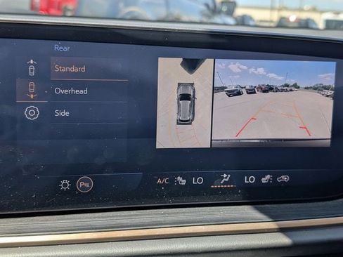 Used 2025 Buick Envision Avenir AWD/4WD image 18