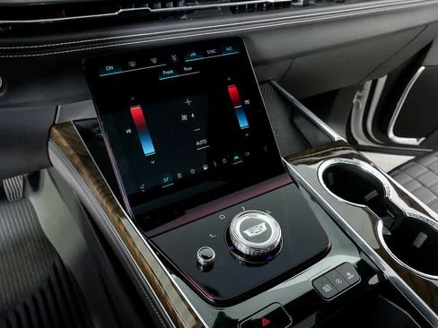 Certified 2025 Cadillac Escalade ESV Sport Platinum AWD/4WD image 26