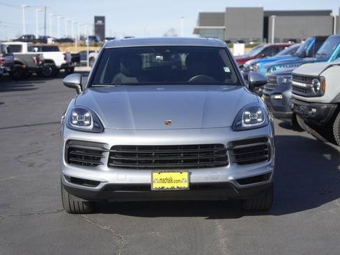 Used 2021 Porsche Cayenne image 3