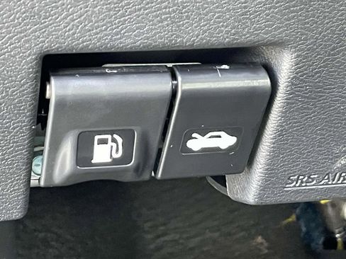 New 2025 Nissan Versa SV w/ Trunk Package image 17